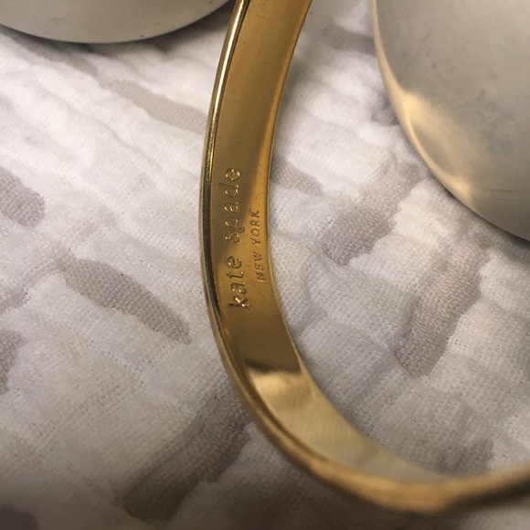 Kate Spade “hand in hand” Bracelet - Picture 2 of 3